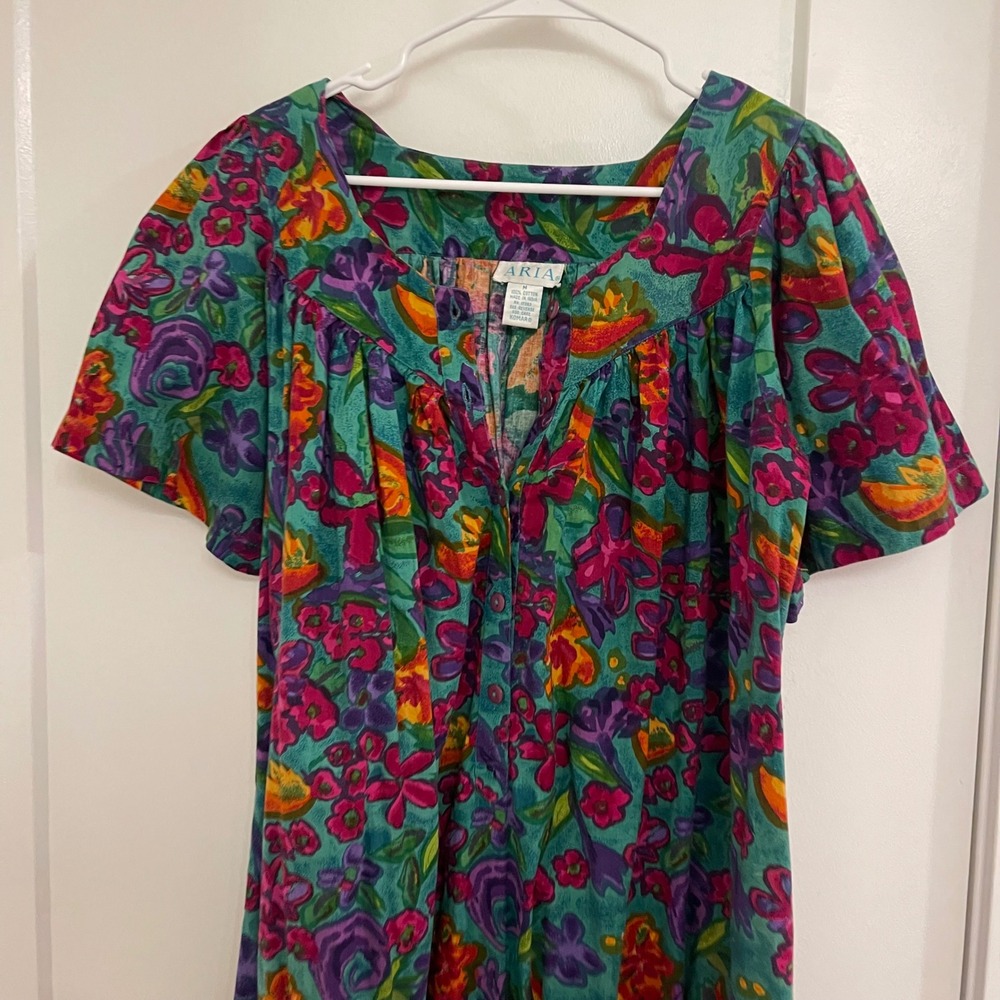 Vintage Aria GrandmaCore Nightgown Vibrant Cottagecore Retro